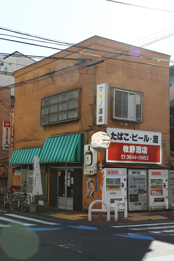 Japonská architektura z doby šówa. Foto Petr Horčička